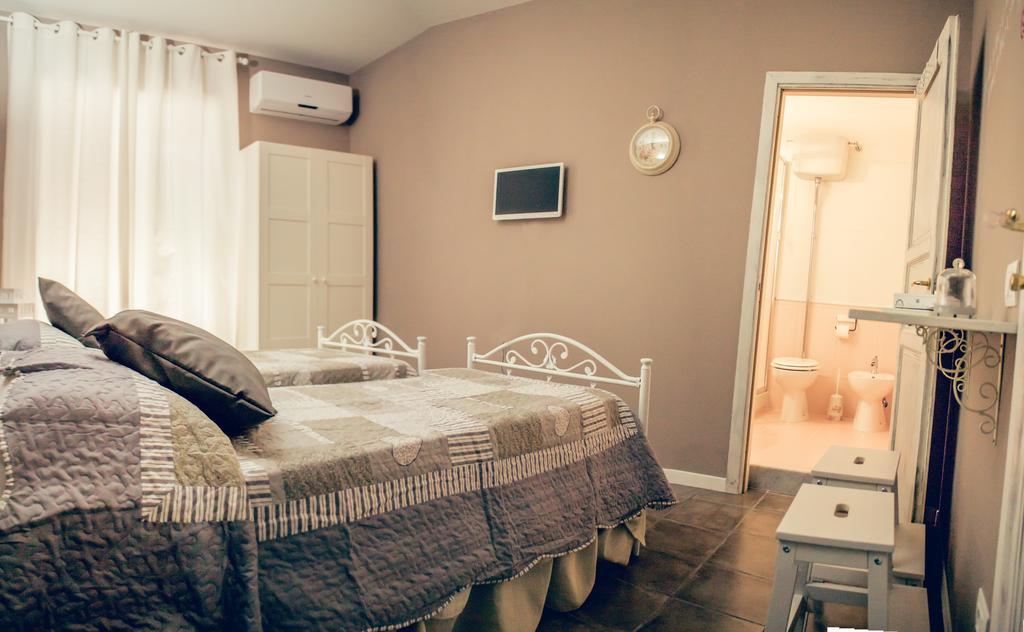 La Peonia Bed and Breakfast Νάπολη Δωμάτιο φωτογραφία